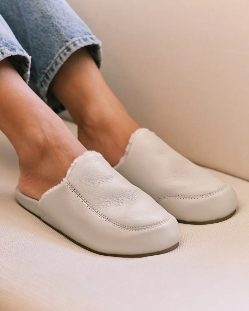 Tommy Bahama Women's OluKai® Kōnea Slippers Bone Sale